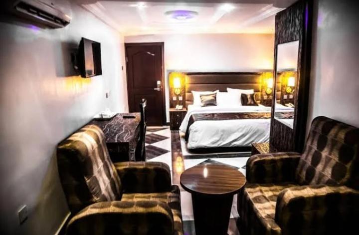 E-Suites Hotel, Абуджа Экстерьер фото