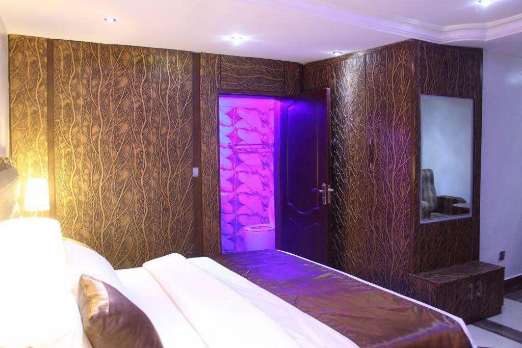 E-Suites Hotel, Абуджа Экстерьер фото