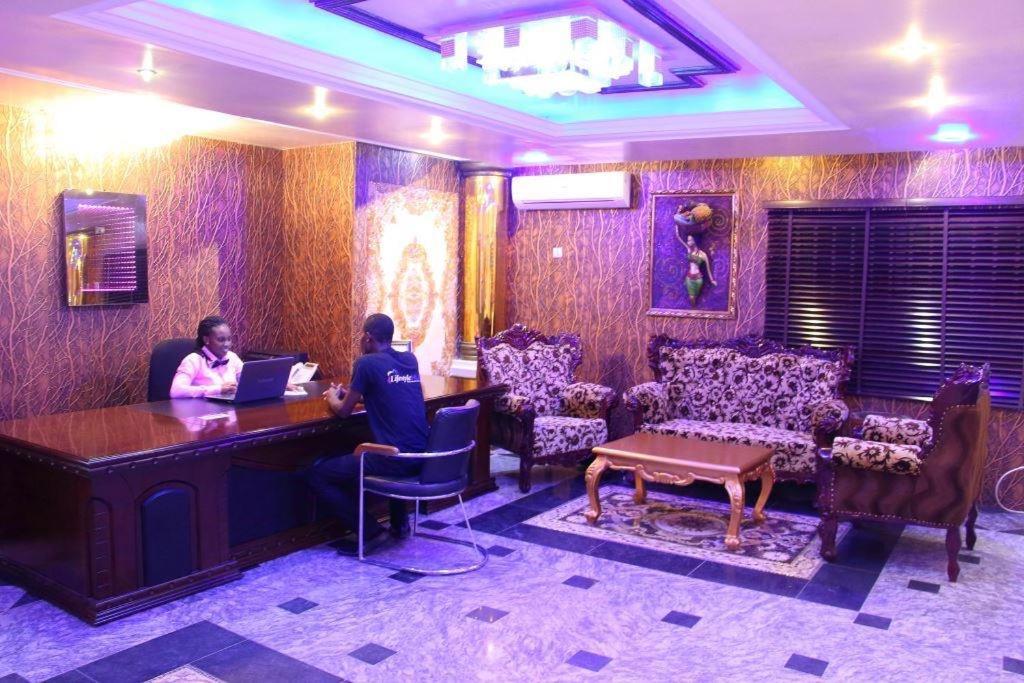 E-Suites Hotel, Абуджа Экстерьер фото