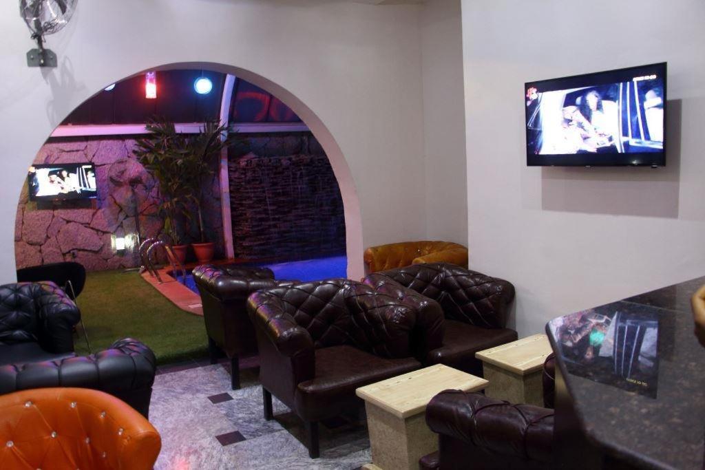 E-Suites Hotel, Абуджа Экстерьер фото